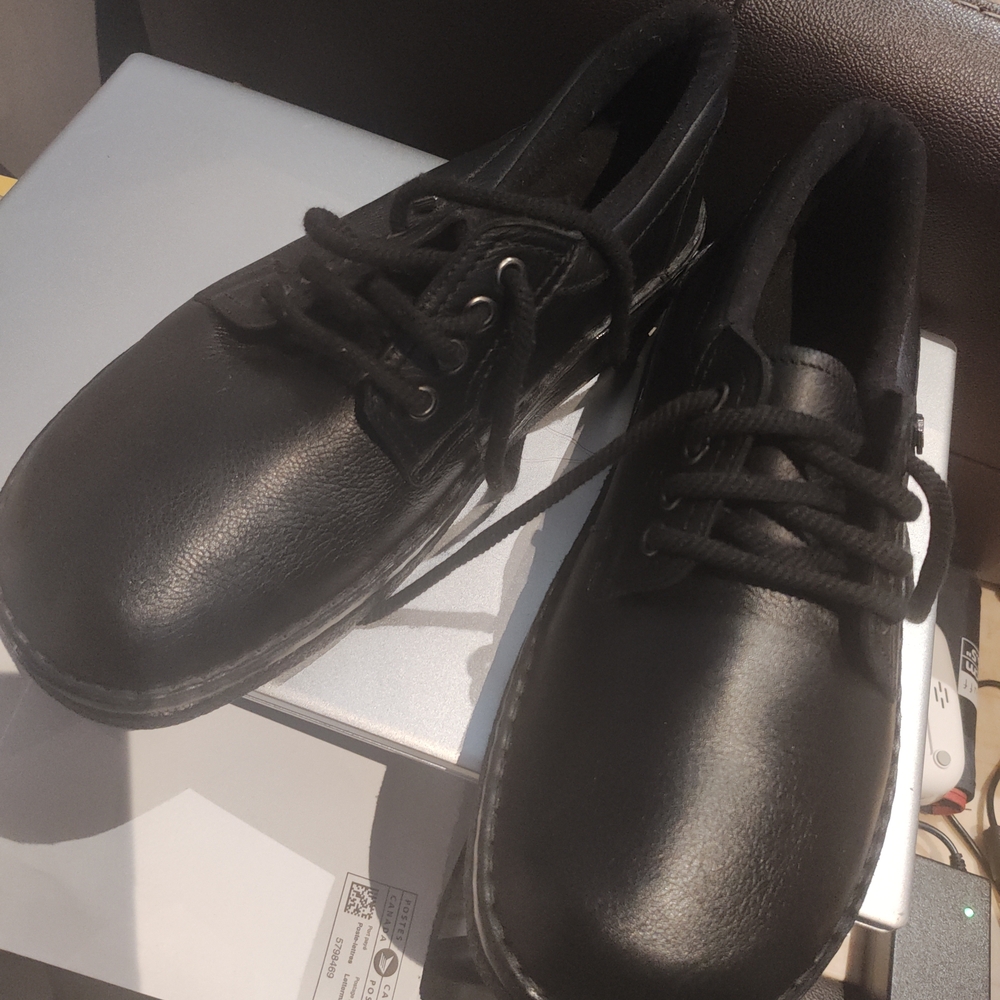 Sleek Black Leather Men's Derby Shoes